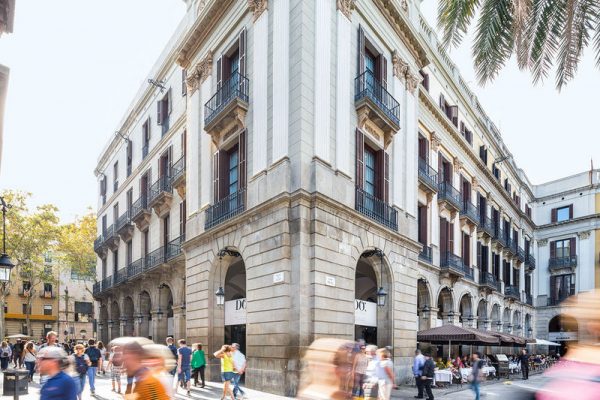 11 - hotel-do-placa-reial-galleryfachada_esquina_1
